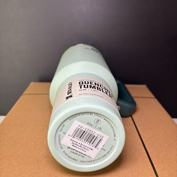 Stanley Ocean Spray Green 40oz Quencher H2.0 Tumbler - BNWT - Picture 6 of 6